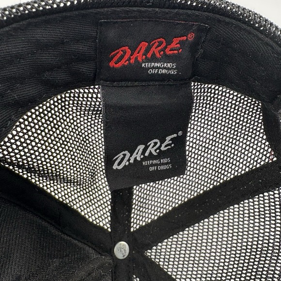 Official D.A.R.E Vintage Snapback Trucker Hat Black Mesh Keep Kids Off Drugs 90s - Picture 6 of 6